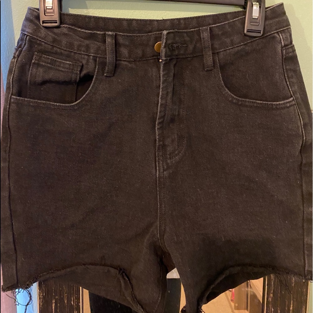 Longline Princess Polly black shorts